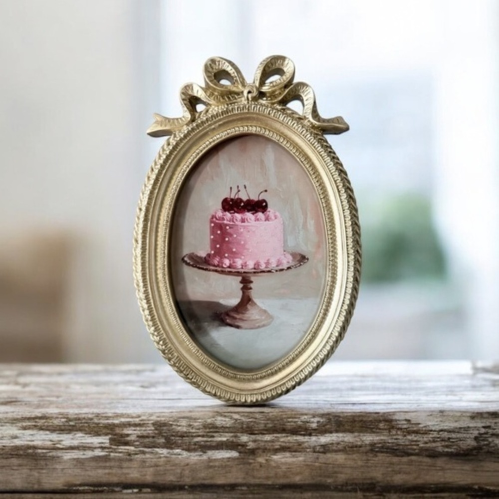 Gold Oval Frame with bow on top antique style for 4”x6” photo